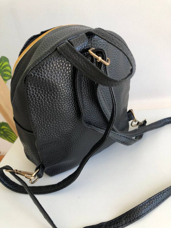Mochila negra outlet - Imagen 2