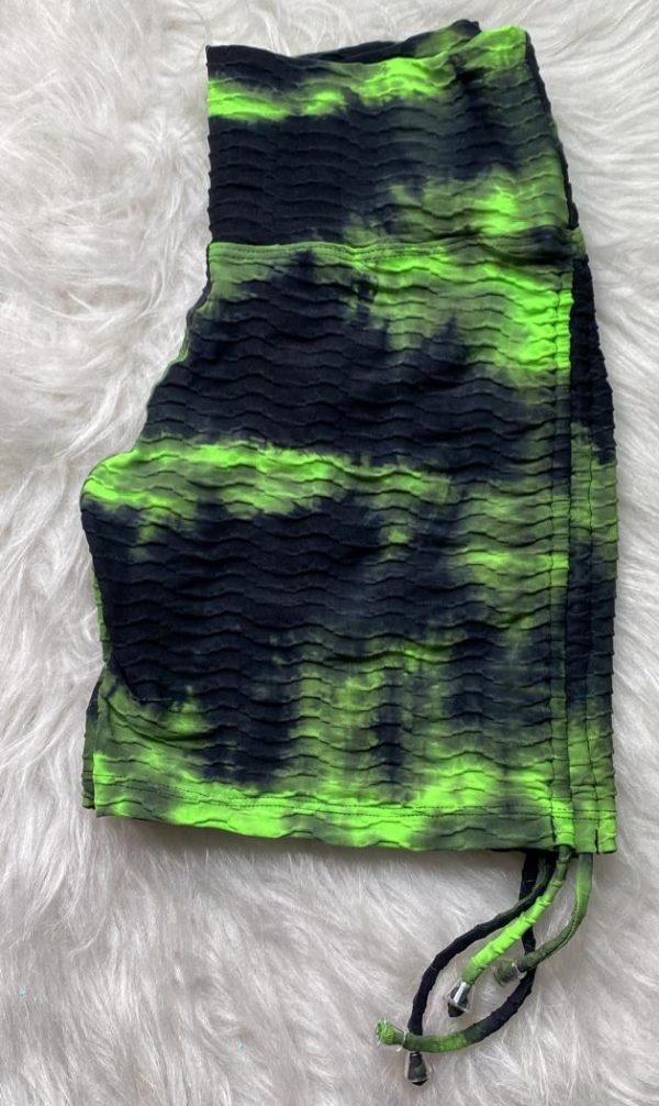 SHORT LEVANTA COLA TIEDYE VERDE-NEGRO TALLE UNICO
