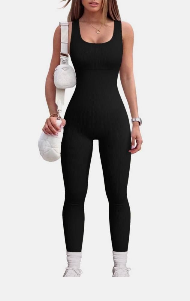 Monito NEGRO acanalado PREMIUM (talle s/m)- PREVENTA ON con el 15% OFF