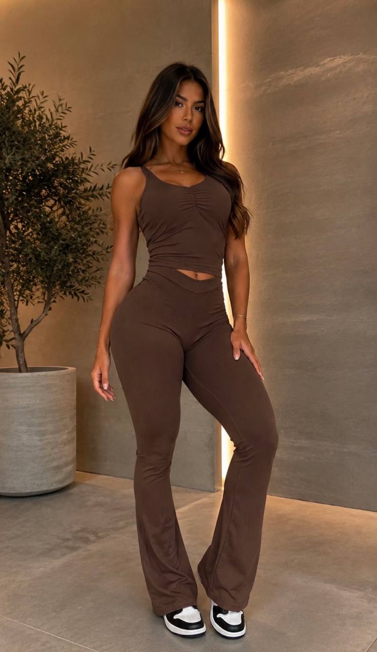 Conjunto marrón flare premium-talle S/M
