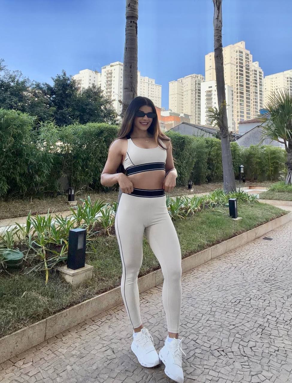 Conjunto nude con borde negro talle S/M